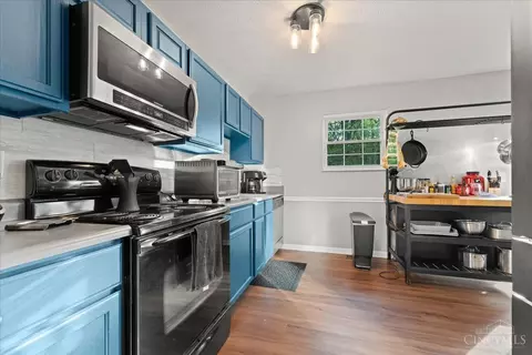 Kitchen - 4835 Stoneybrook Rd, Cincinnati, OH 45244 photo 2 of 2