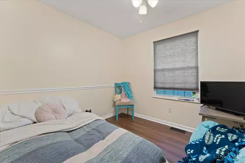 Bedroom - 4835 Stoneybrook Rd, Cincinnati, OH 45244 photo 2 of 3