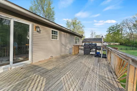 Exterior - 4835 Stoneybrook Rd, Cincinnati, OH 45244 photo 4 of 4
