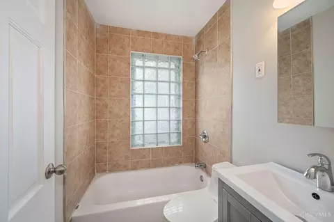 Bath - 6830 Merwin Ave, Cincinnati, OH 45227 photo 1 of 1