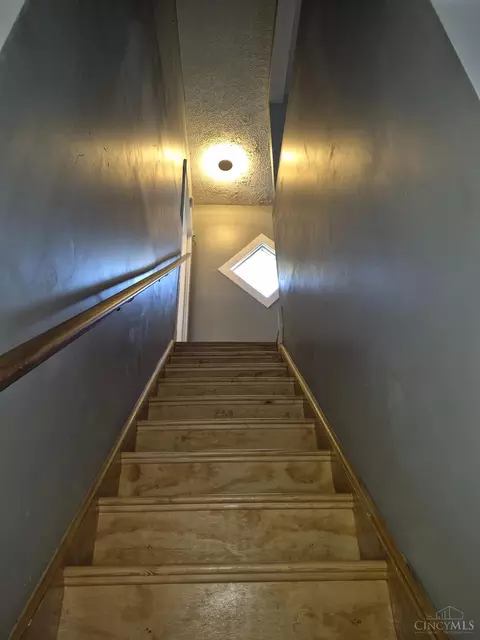 Entry Way - 955 Wells St, Cincinnati, OH 45205 photo 2 of 6