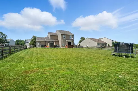 Exterior - 1675 Mounts Rd, Maineville, OH 45039 photo 7 of 9