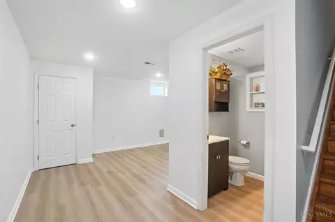 Entry Way - 1675 Mounts Rd, Maineville, OH 45039 photo 4 of 4