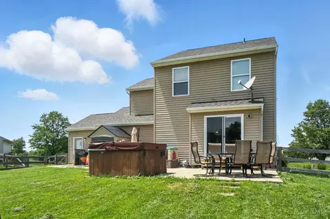 Exterior - 1675 Mounts Rd, Maineville, OH 45039 photo 5 of 9