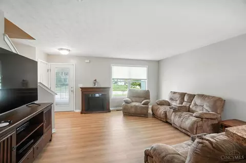 Living - 1675 Mounts Rd, Maineville, OH 45039 photo 1 of 2