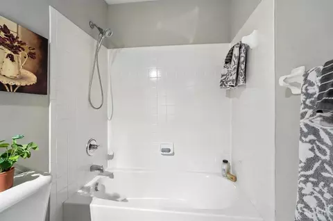 Bath - 836 Dorgene Ln, Cincinnati, OH 45244 photo 9 of 9