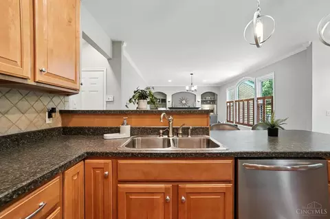 Kitchen - 836 Dorgene Ln, Cincinnati, OH 45244 photo 4 of 6