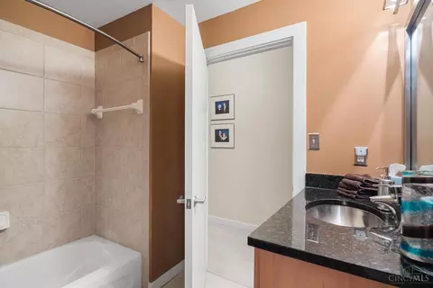 18 Fourth St, Cincinnati, OH 45202 photo 29