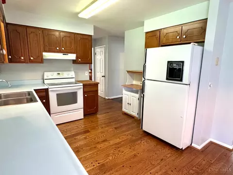 9238 Tag Dr, Cincinnati, OH 45231 photo 24