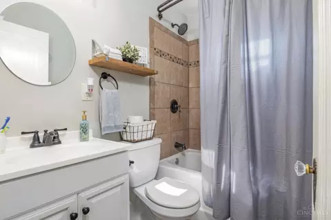 Bath - 3754 Eyrich Rd, Cincinnati, OH 45248 photo 1 of 2