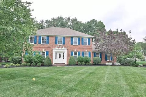 8055 Old Stable Ct, West Chester, OH 45069