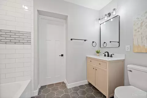 6740 Hurd Ave, Cincinnati, OH 45227 photo 9