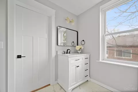 6740 Hurd Ave, Cincinnati, OH 45227 photo 27