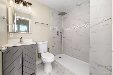 8708 Blue Ash Rd, Cincinnati, OH 45242 photo 15