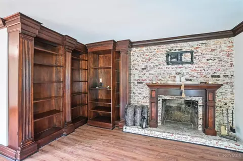 Living - 2000 Neeb Rd, Cincinnati, OH 45233 photo 2 of 3