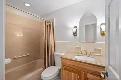 3915 Petoskey Ave, Mariemont, OH 45227 photo 18