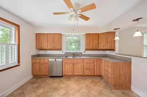 3915 Petoskey Ave, Mariemont, OH 45227 photo 11