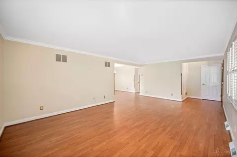 3915 Petoskey Ave, Mariemont, OH 45227 photo 5