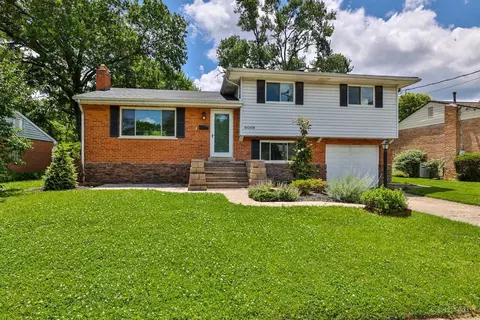 9099 Cherry Blossom Ln, Cincinnati, OH 45231