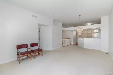 849 Cypresspoint Ct, Cincinnati, OH 45245 photo 9