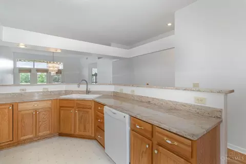 849 Cypresspoint Ct, Cincinnati, OH 45245 photo 14