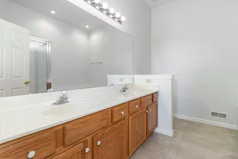849 Cypresspoint Ct, Cincinnati, OH 45245 photo 18