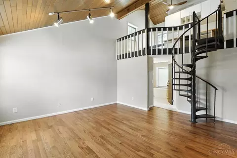 Living - 8372 Heritage Dr, Cincinnati, OH 45249 photo 8 of 10