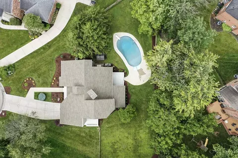 View/Area - 8372 Heritage Dr, Cincinnati, OH 45249 photo 2 of 3