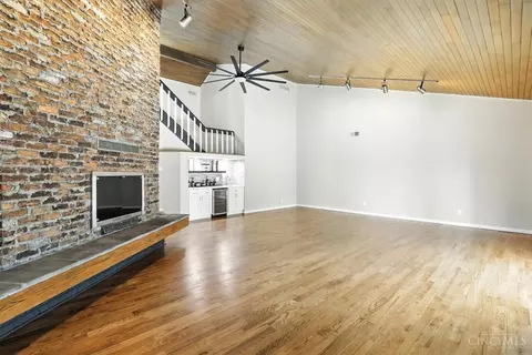 Living - 8372 Heritage Dr, Cincinnati, OH 45249 photo 5 of 10