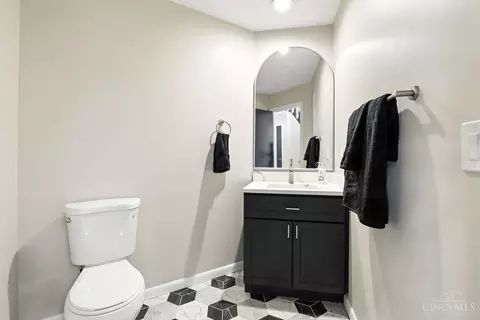 Bath - 8372 Heritage Dr, Cincinnati, OH 45249 photo 1 of 5