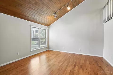 Living - 8372 Heritage Dr, Cincinnati, OH 45249 photo 7 of 10