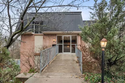 879 Rue De La Paix, Cincinnati, OH 45220
