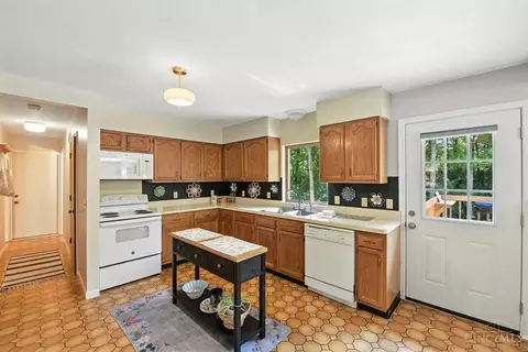 Kitchen - 4607 Rumpke Rd, Cincinnati, OH 45245 photo 1 of 3