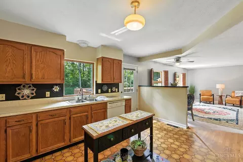 Kitchen - 4607 Rumpke Rd, Cincinnati, OH 45245 photo 3 of 3