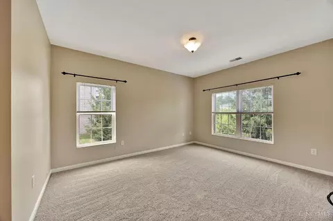 5461 Michelles Oak Ct, Cincinnati, OH 45248 photo 32