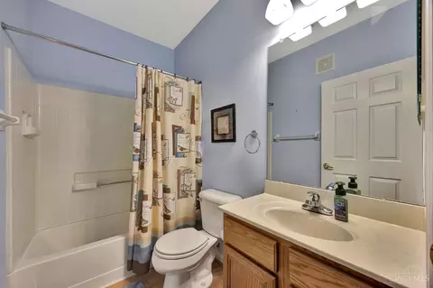 5461 Michelles Oak Ct, Cincinnati, OH 45248 photo 11
