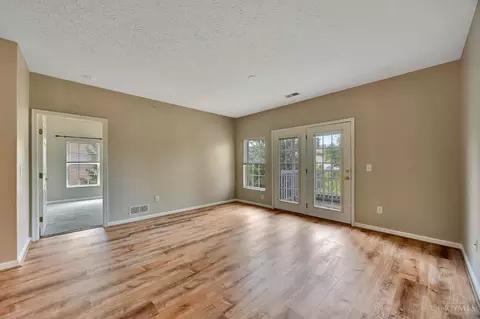 5461 Michelles Oak Ct, Cincinnati, OH 45248 photo 23