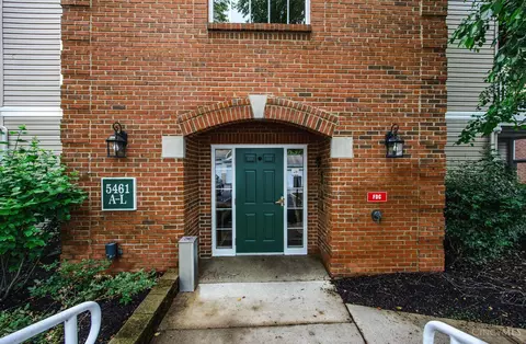 5461 Michelles Oak Ct, Cincinnati, OH 45248