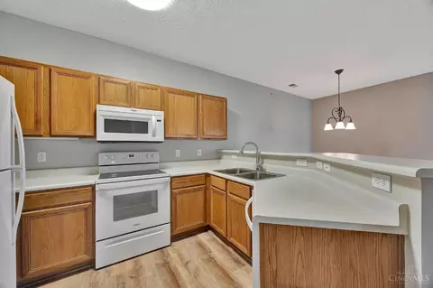 5461 Michelles Oak Ct, Cincinnati, OH 45248 photo 20