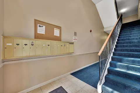 5461 Michelles Oak Ct, Cincinnati, OH 45248 photo 38