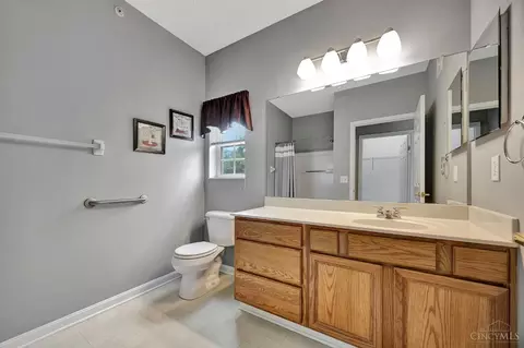 5461 Michelles Oak Ct, Cincinnati, OH 45248 photo 36