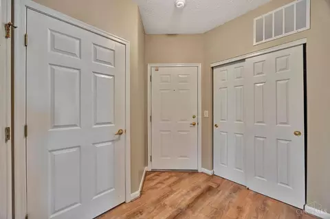 5461 Michelles Oak Ct, Cincinnati, OH 45248 photo 8