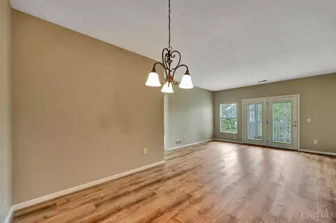 5461 Michelles Oak Ct, Cincinnati, OH 45248 photo 30