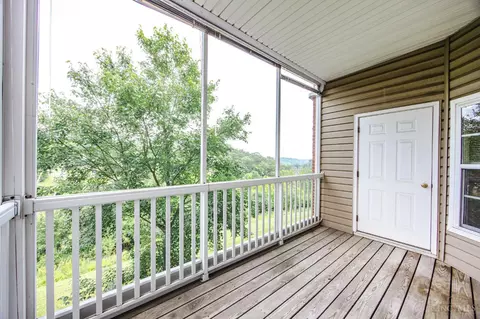 5461 Michelles Oak Ct, Cincinnati, OH 45248 photo 3