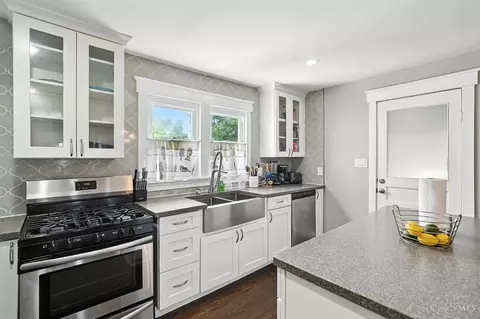 Kitchen - 668 Shawhan Rd, Morrow, OH 45152 photo 3 of 3