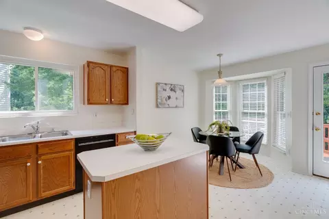 1368 Mountain Ash, Amelia, OH 45102 photo 11