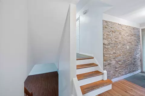 Entry Way - 7611 State Rd, Cincinnati, OH 45255 photo 2 of 2