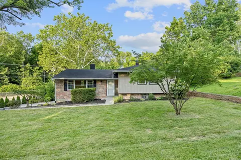 Exterior - 7611 State Rd, Cincinnati, OH 45255 photo 2 of 22