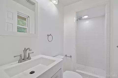 Bath - 7611 State Rd, Cincinnati, OH 45255 photo 1 of 4