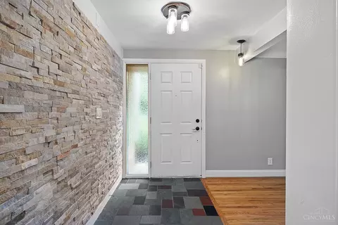 Entry Way - 7611 State Rd, Cincinnati, OH 45255 photo 1 of 2